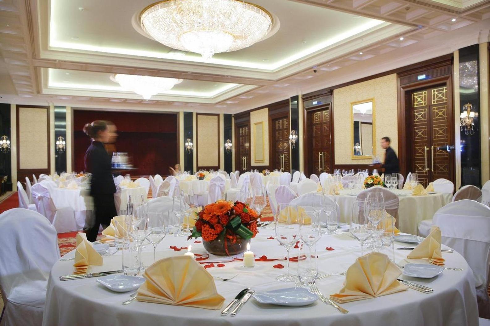 Intercontinental - Kyiv By Ihg Hotel Bagian luar foto
