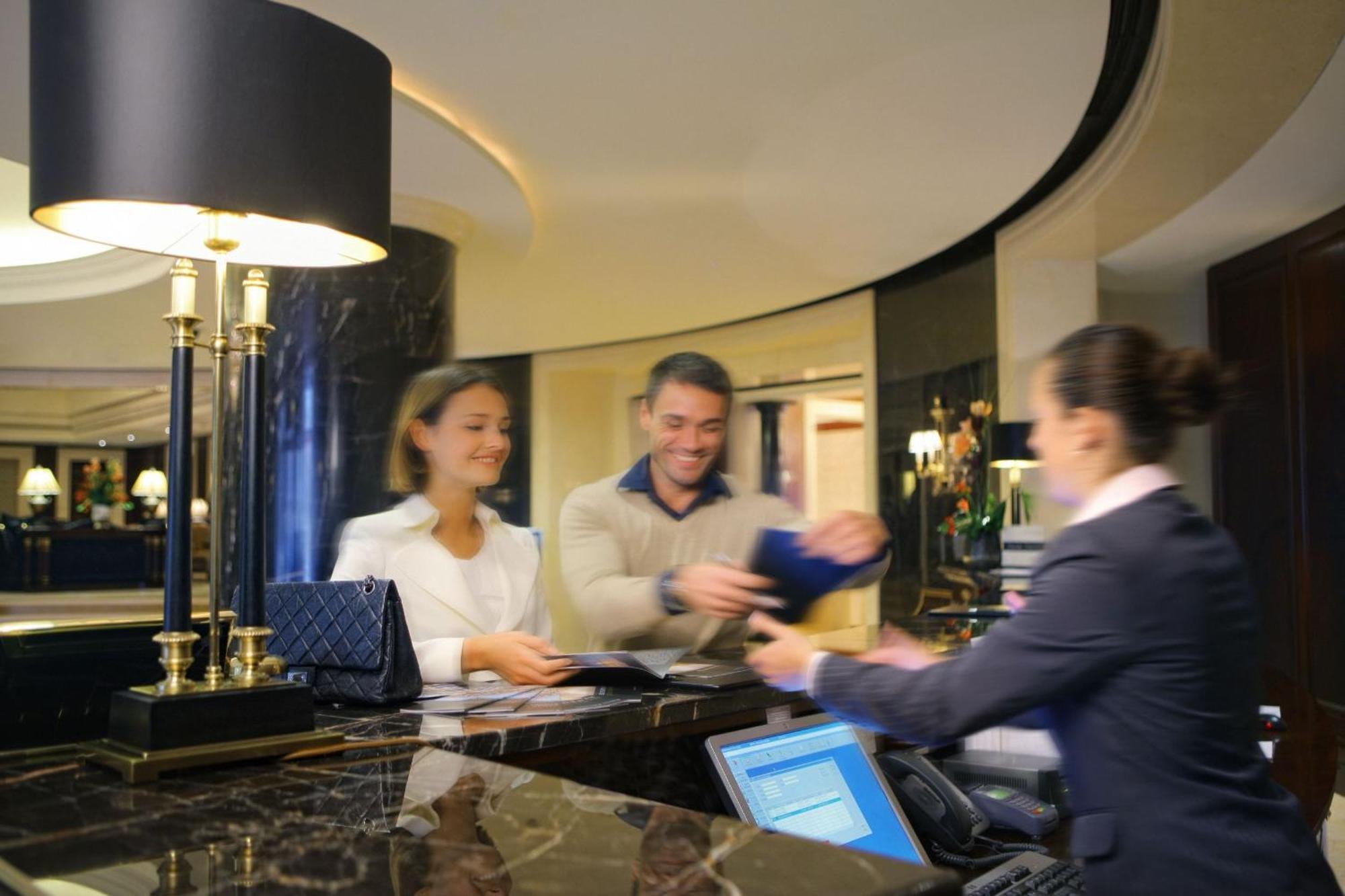 Intercontinental - Kyiv By Ihg Hotel Bagian luar foto