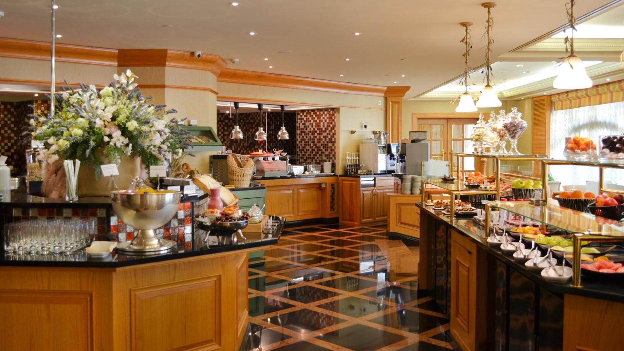 Intercontinental - Kyiv By Ihg Hotel Bagian luar foto