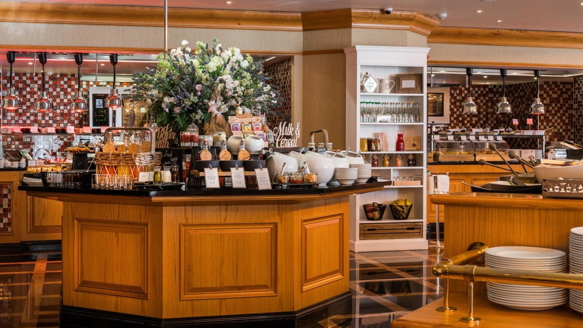 Intercontinental - Kyiv By Ihg Hotel Bagian luar foto