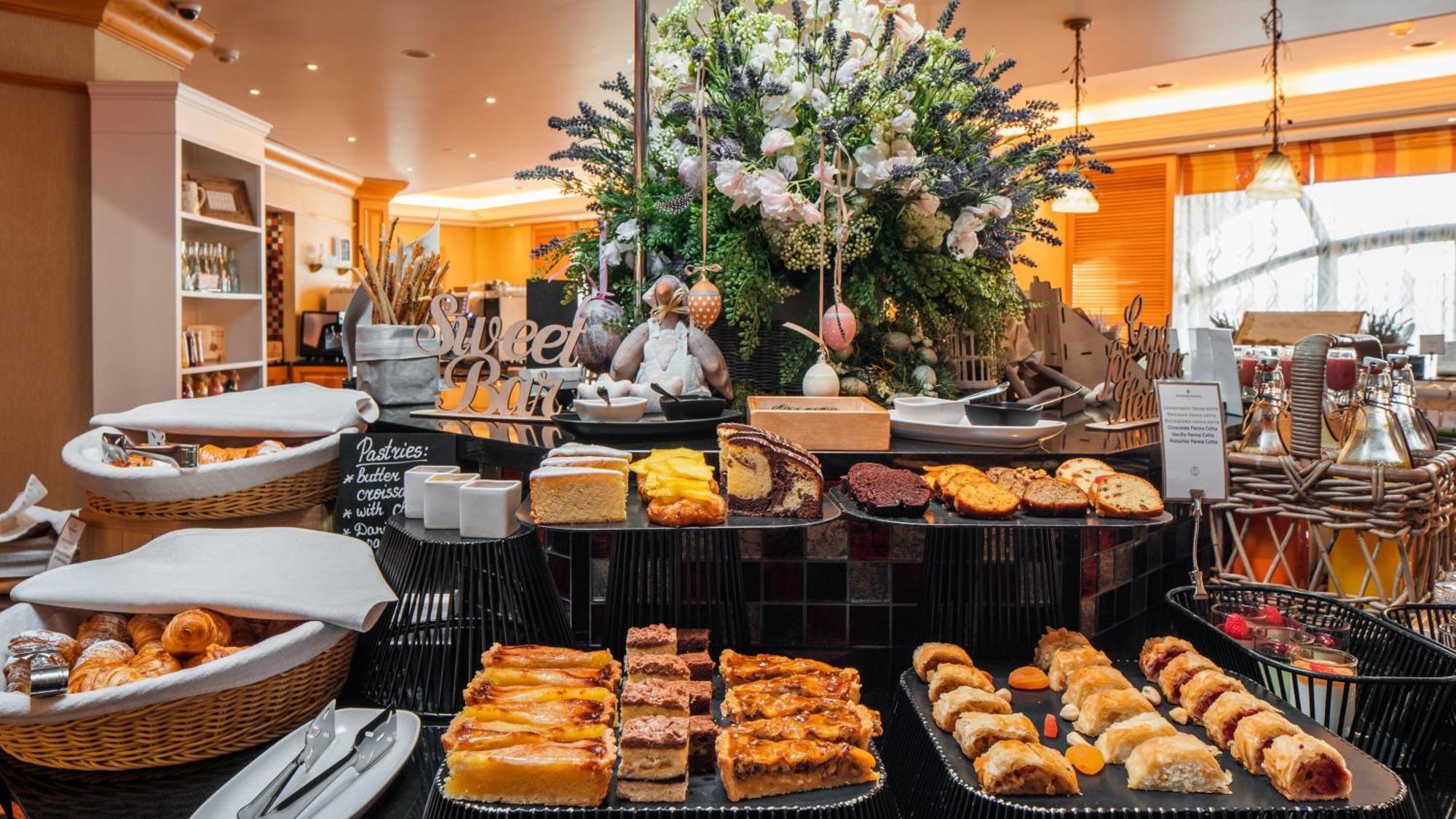 Intercontinental - Kyiv By Ihg Hotel Bagian luar foto