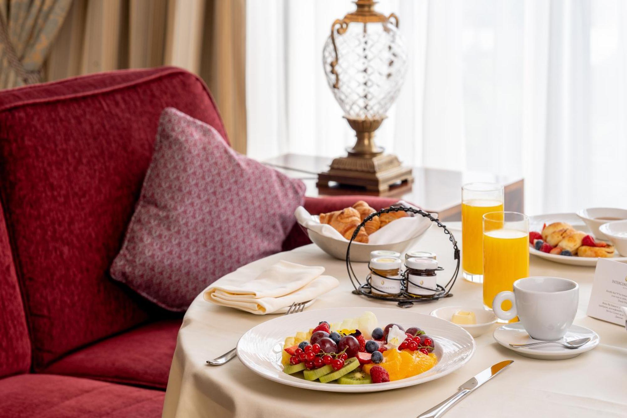 Intercontinental - Kyiv By Ihg Hotel Bagian luar foto